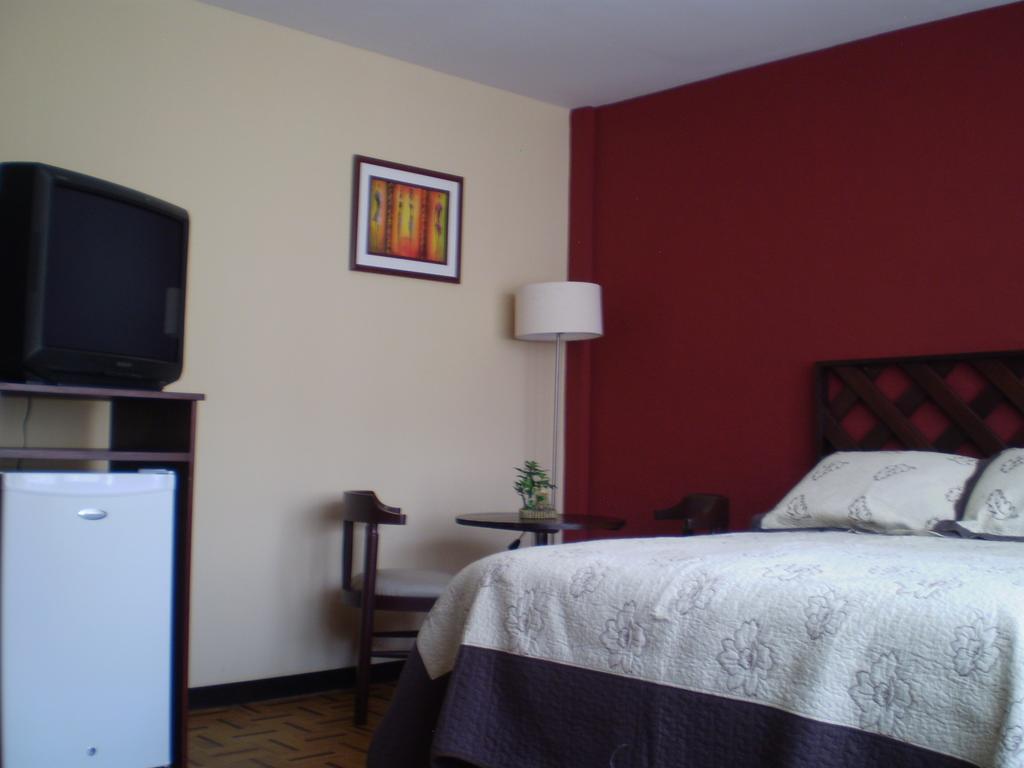 Bolivian Achumani Hotel 2*